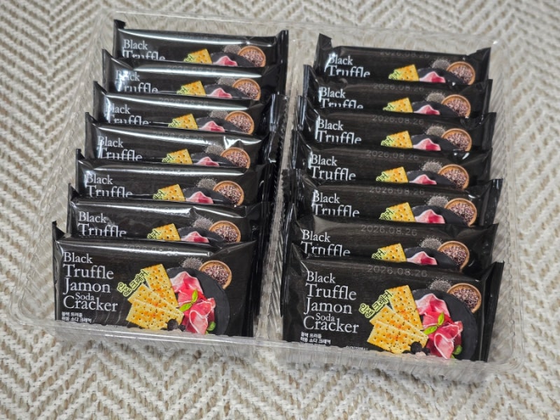 Black Truffle Jamon Soda Cracker 黑松露火腿蘇打餅乾4