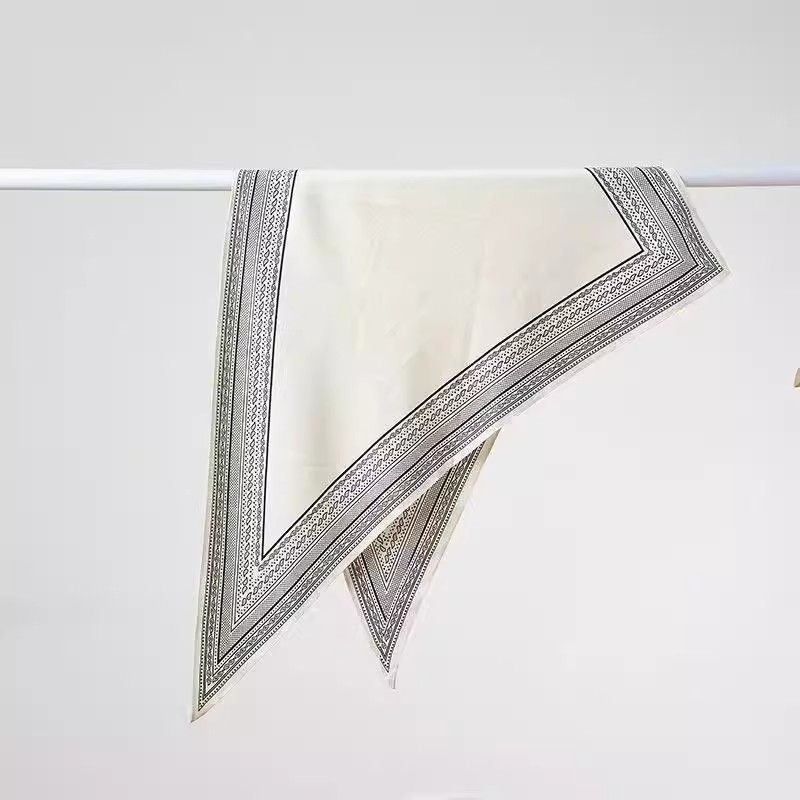 秋季新款時尚百搭圖騰三角巾  旅行拍照/外搭必備/系腰領巾6