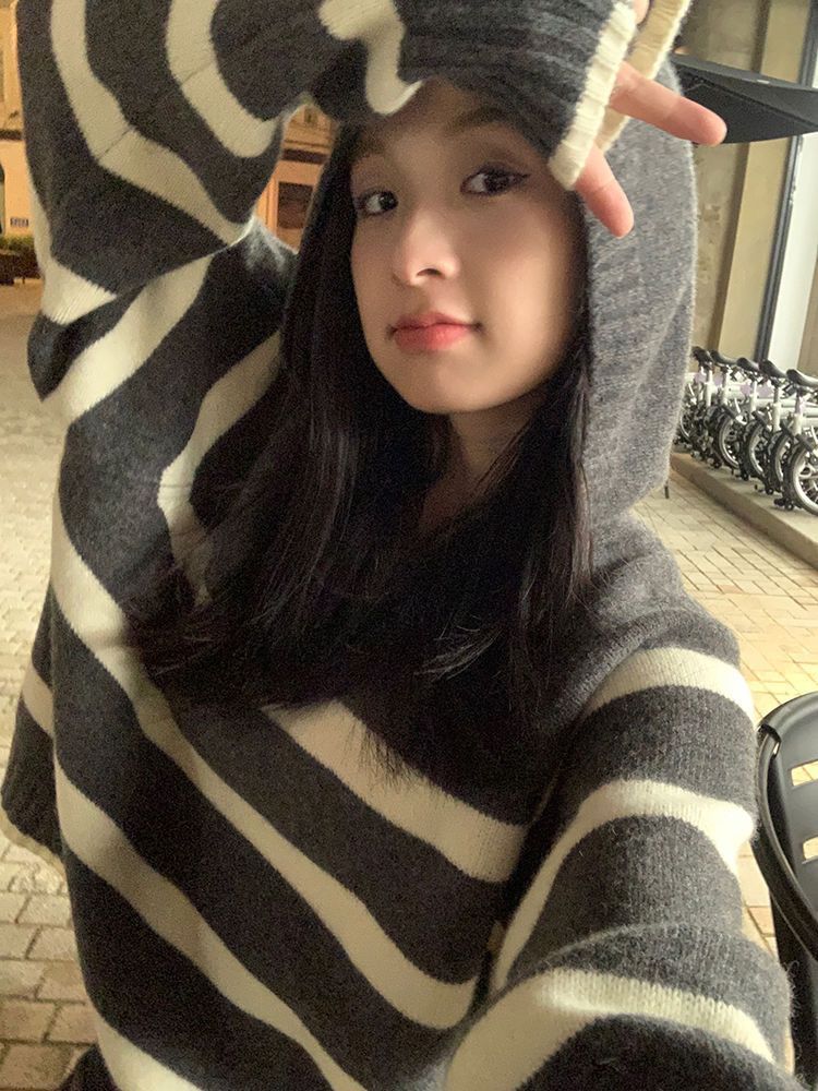 韓系條紋針織連帽上衣8