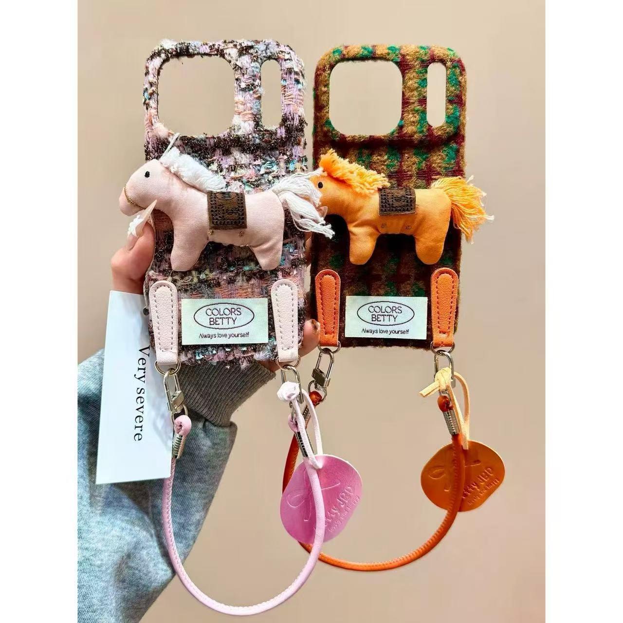 撞色不規則絨布立體小馬手機殼