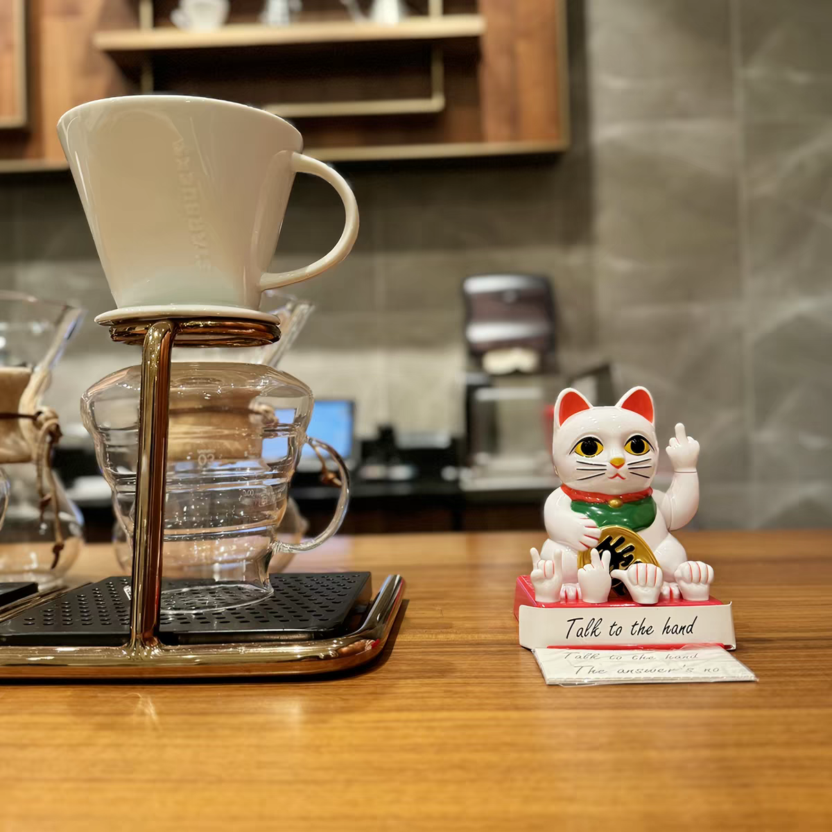不爽也要招財 LUCKYCAT 搞怪豎中指招財貓擺件2