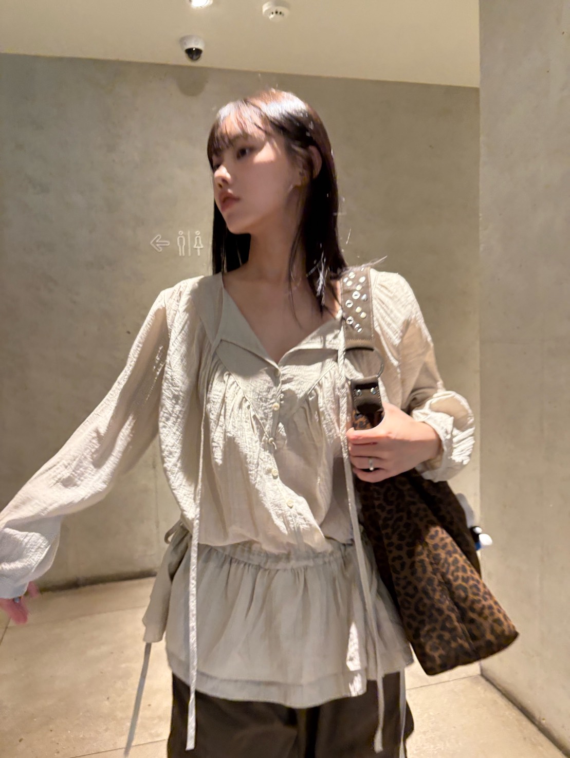 荷葉邊裙擺雪紡上衣 2colors