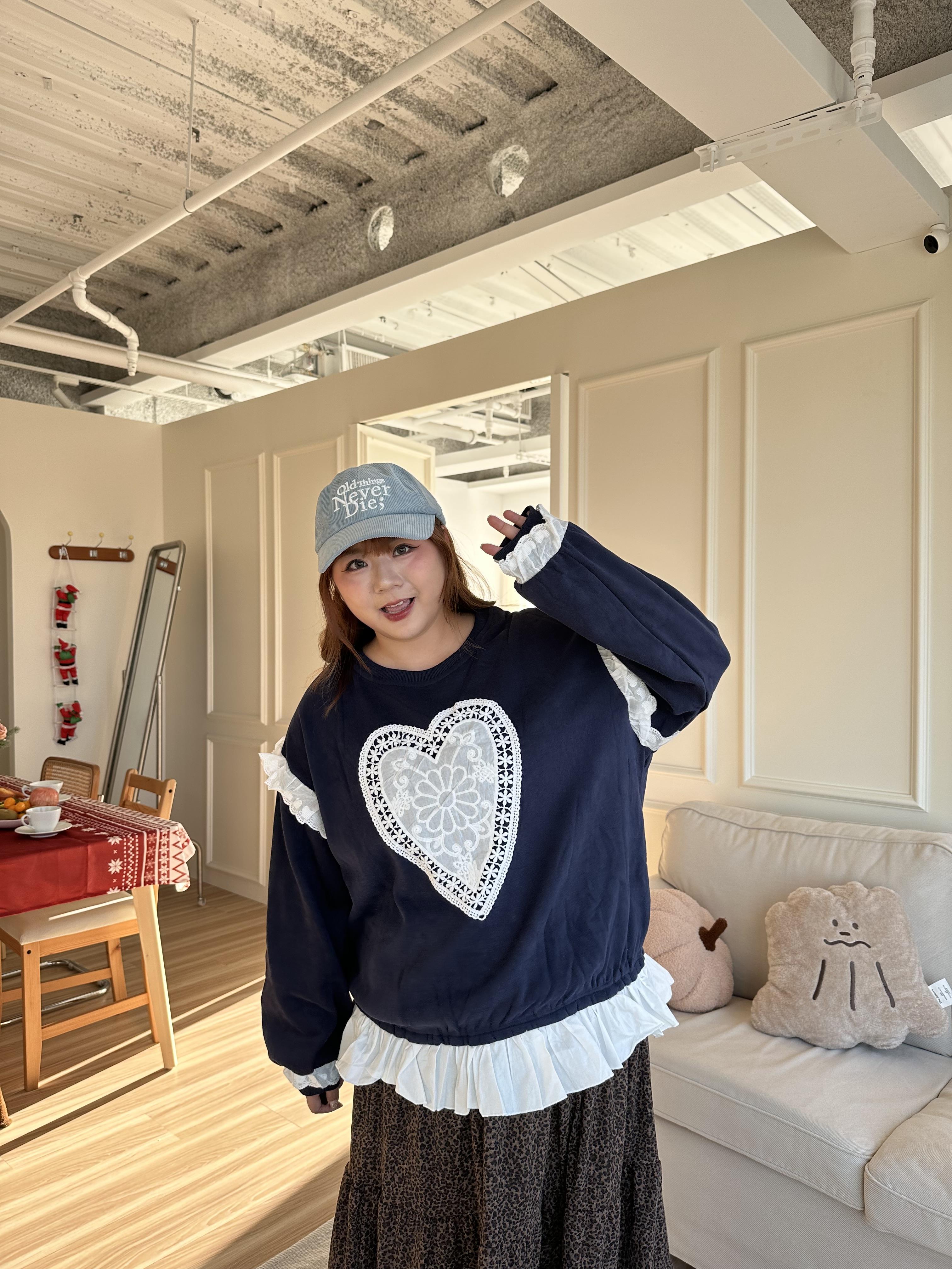 VOL.18｜內刷毛拼接愛心TEE