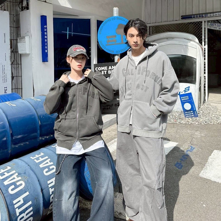 【現貨】CALIFORNIA 貼布雙鍊連帽外套 【現貨】CALIFORNIA 貼布雙鍊連帽外套