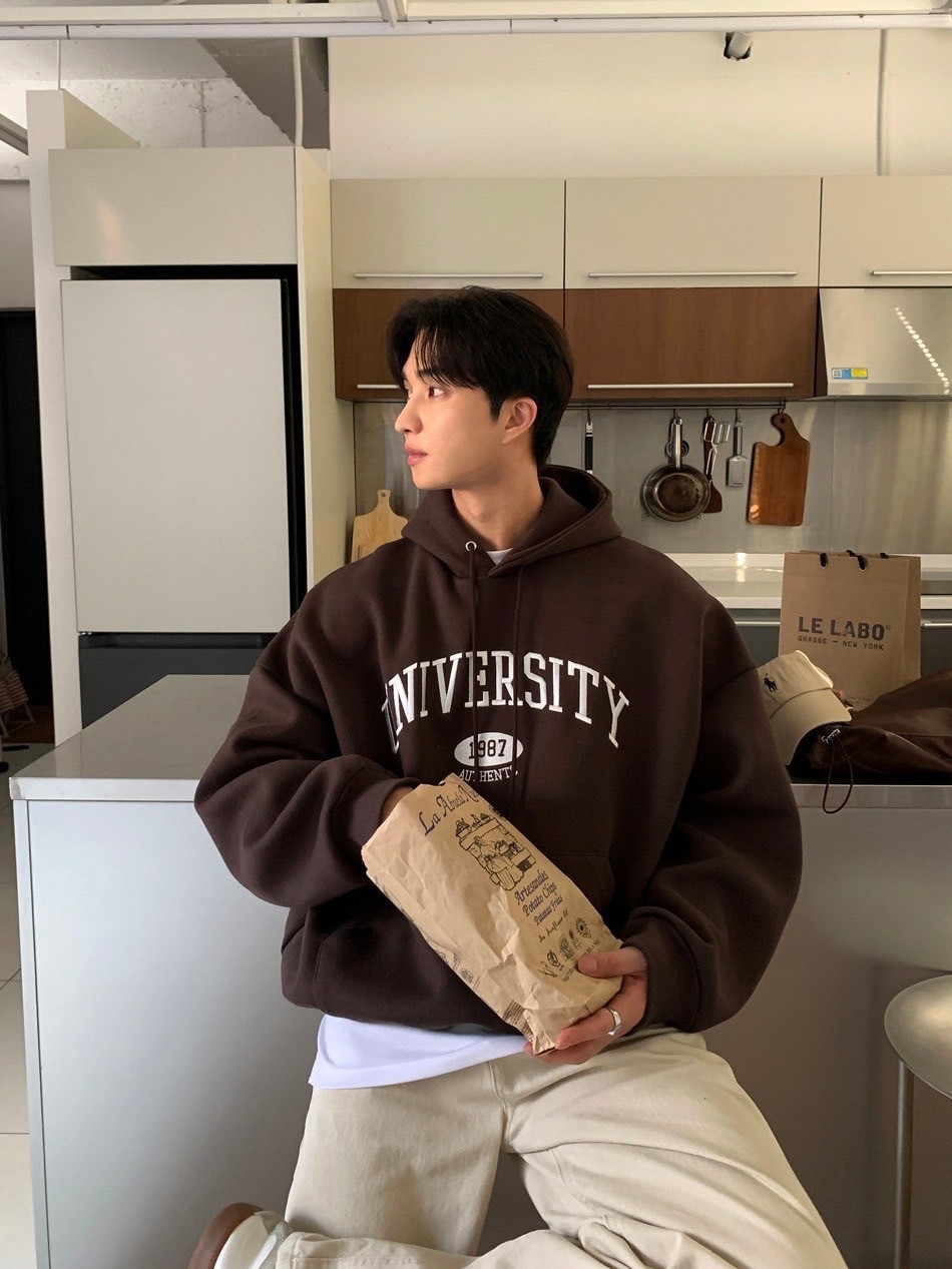 【現貨】UNIVERSITY圓標刺繡帽T 【現貨】UNIVERSITY圓標刺繡帽T