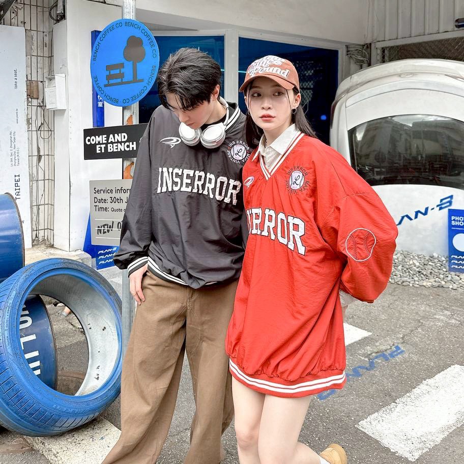 【現貨】INSERROR刺繡V領棒球風衣 【現貨】INSERROR刺繡V領棒球風衣
