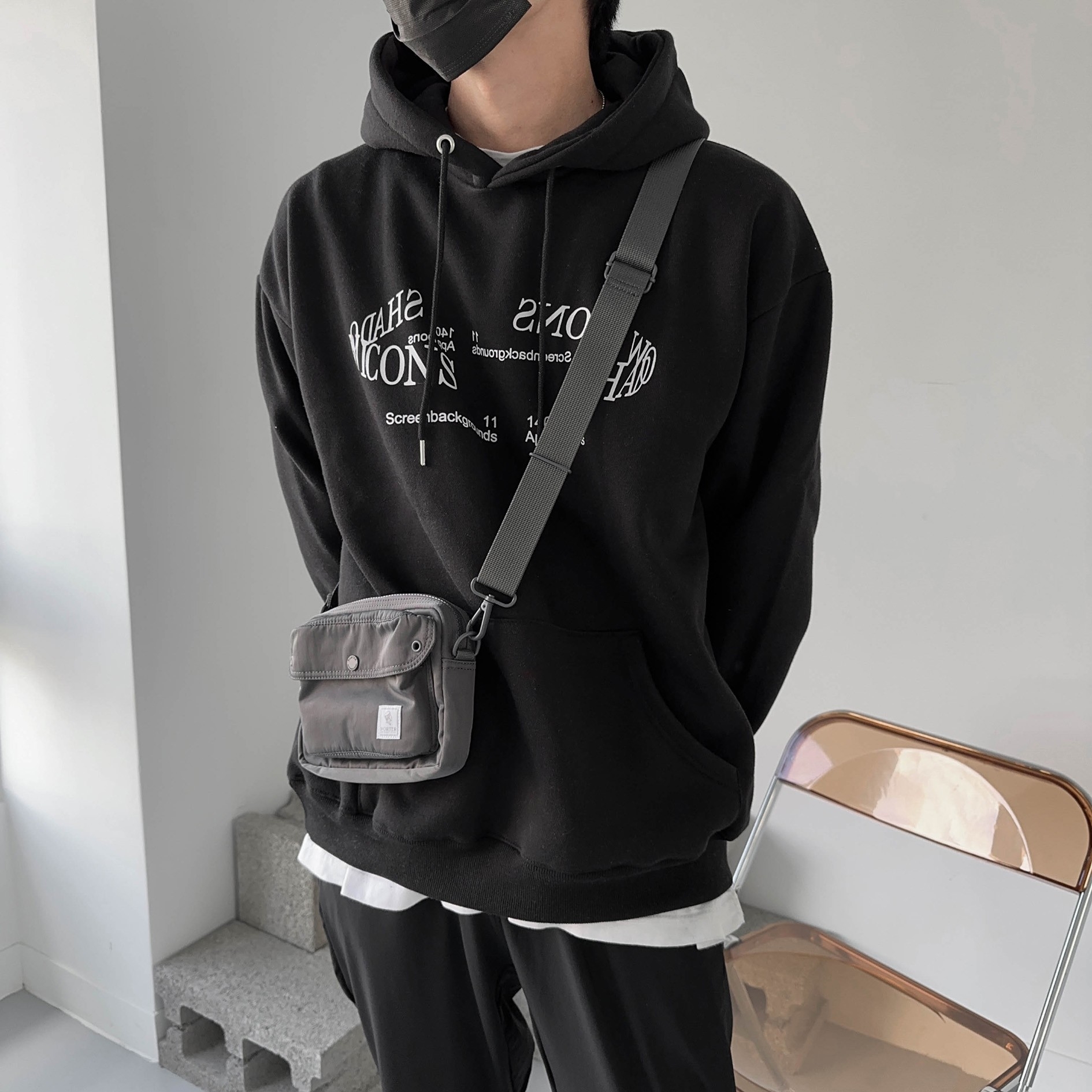 【現貨速發】簡約英文環狀英文帽T