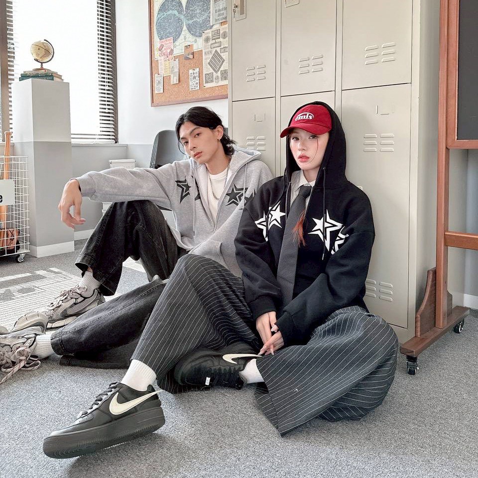 【現貨】星星印花雙鍊連帽外套 【現貨】星星印花雙鍊連帽外套