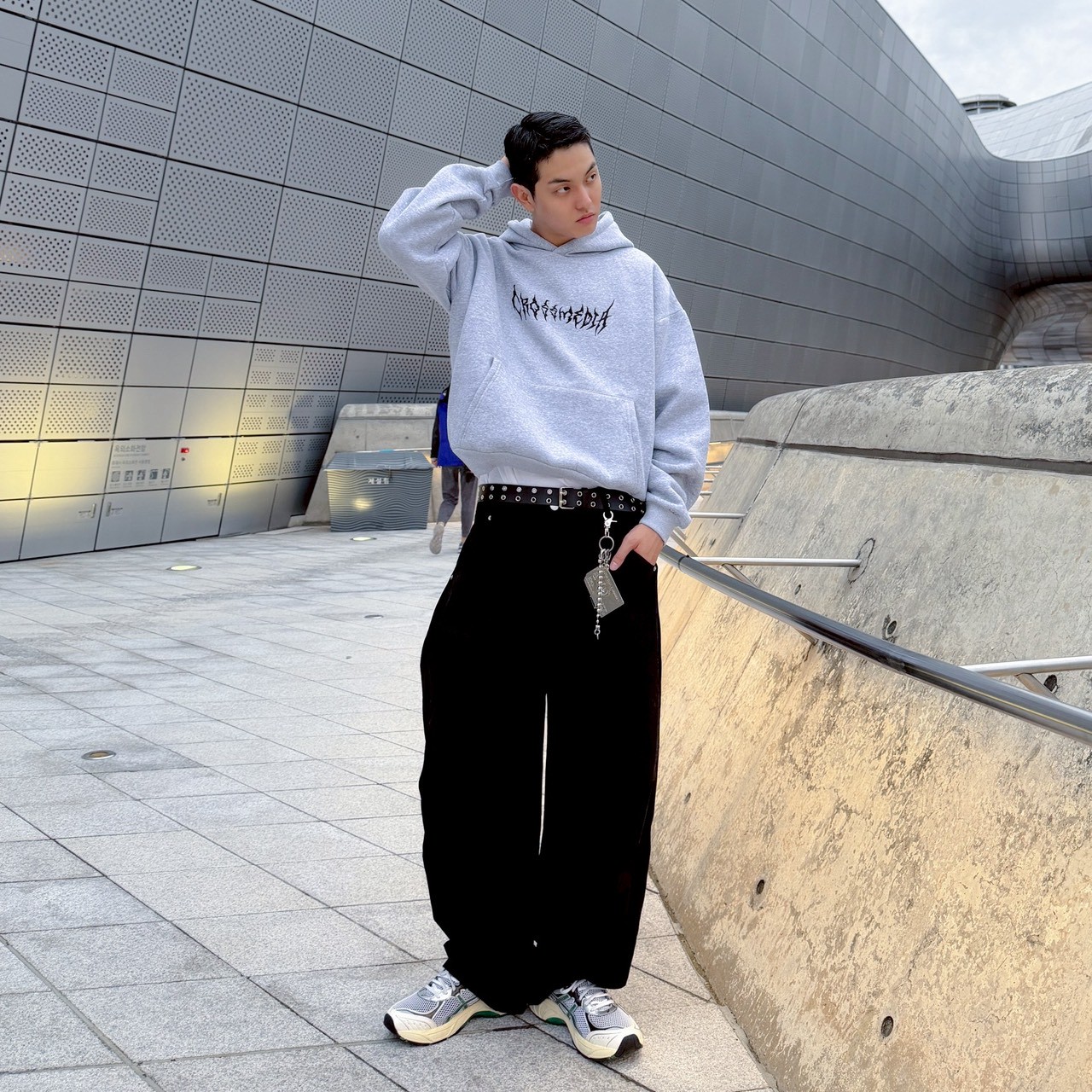 【現貨】CROSSMEDIA 街頭刺繡抓痕短寬帽T 【現貨】CROSSMEDIA 街頭刺繡抓痕短寬帽T