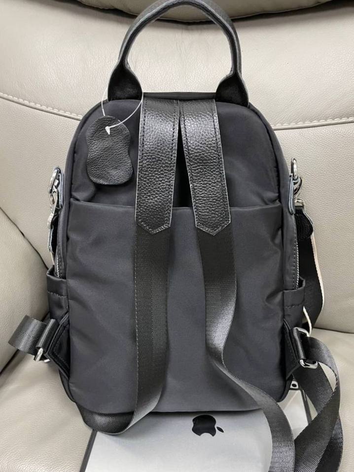 高機能多層拉鍊後背包*1色 KB1020976