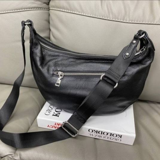 超受歡迎牛皮灣月包*1色 KB1050884