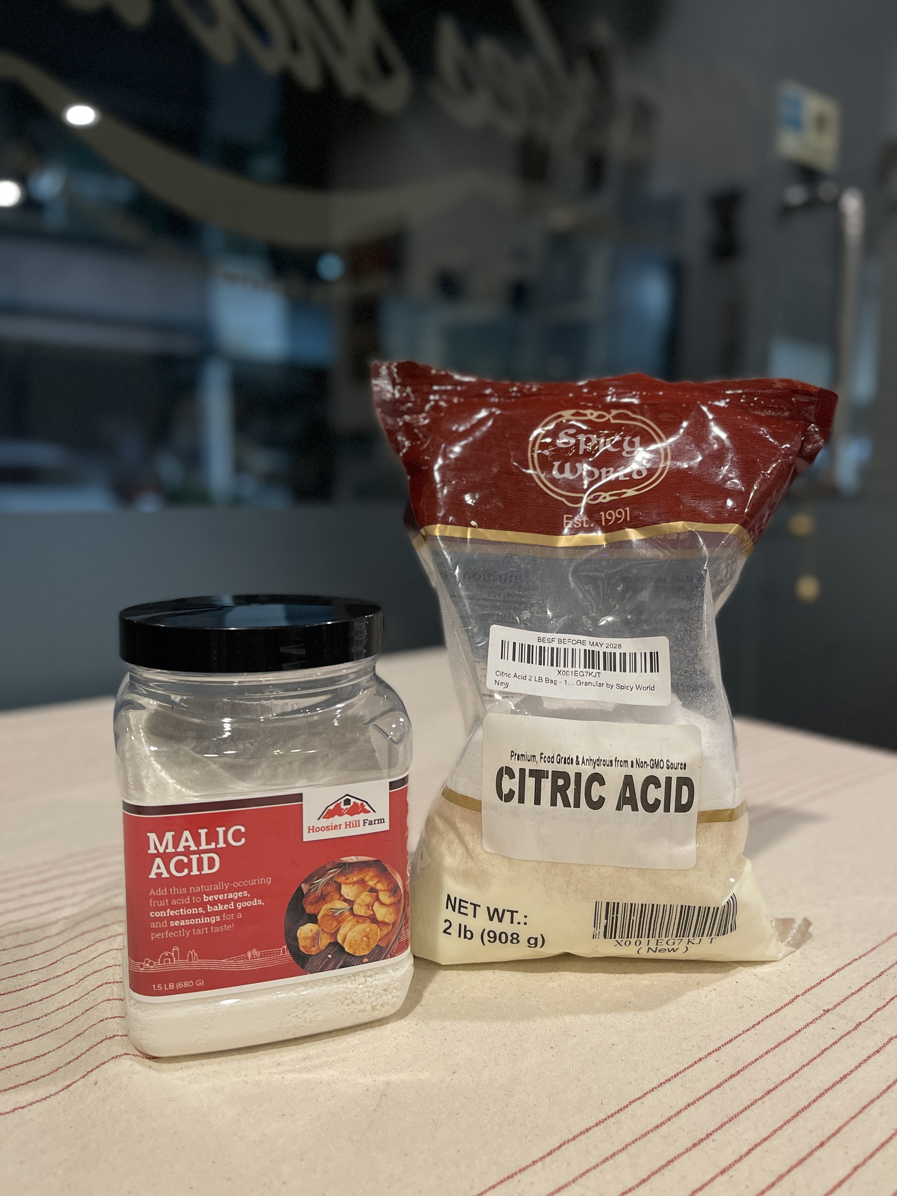 發酵裡的溫柔酸度：乳酸、醋酸、檸檬酸、蘋果酸，如何守護風味與辣椒醬的顏色？