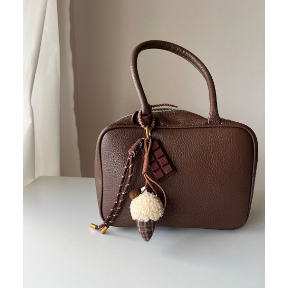 【當季棕色!格紋甜筒冰淇淋掛飾】3