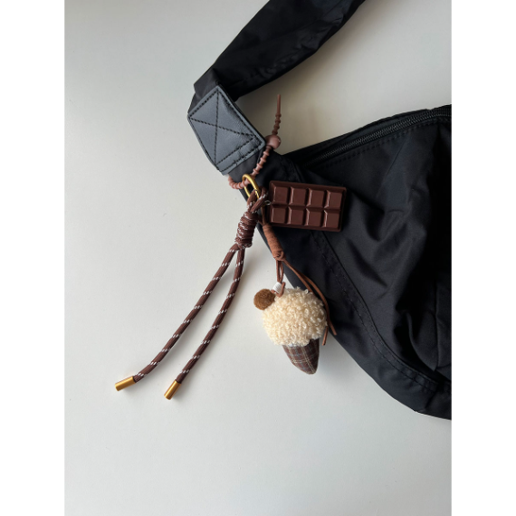 【當季棕色!格紋甜筒冰淇淋掛飾】2