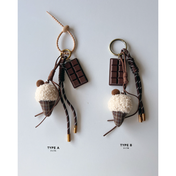 【當季棕色!格紋甜筒冰淇淋掛飾】8