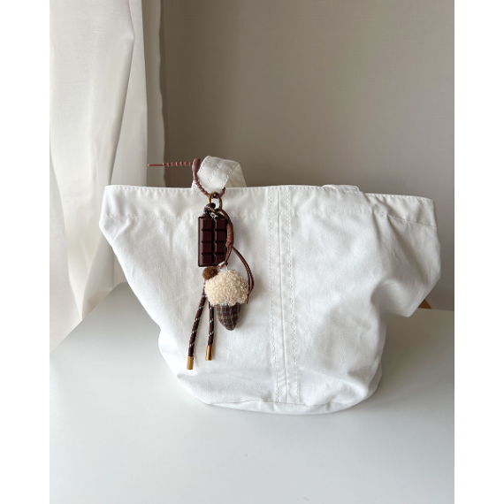 【當季棕色!格紋甜筒冰淇淋掛飾】4