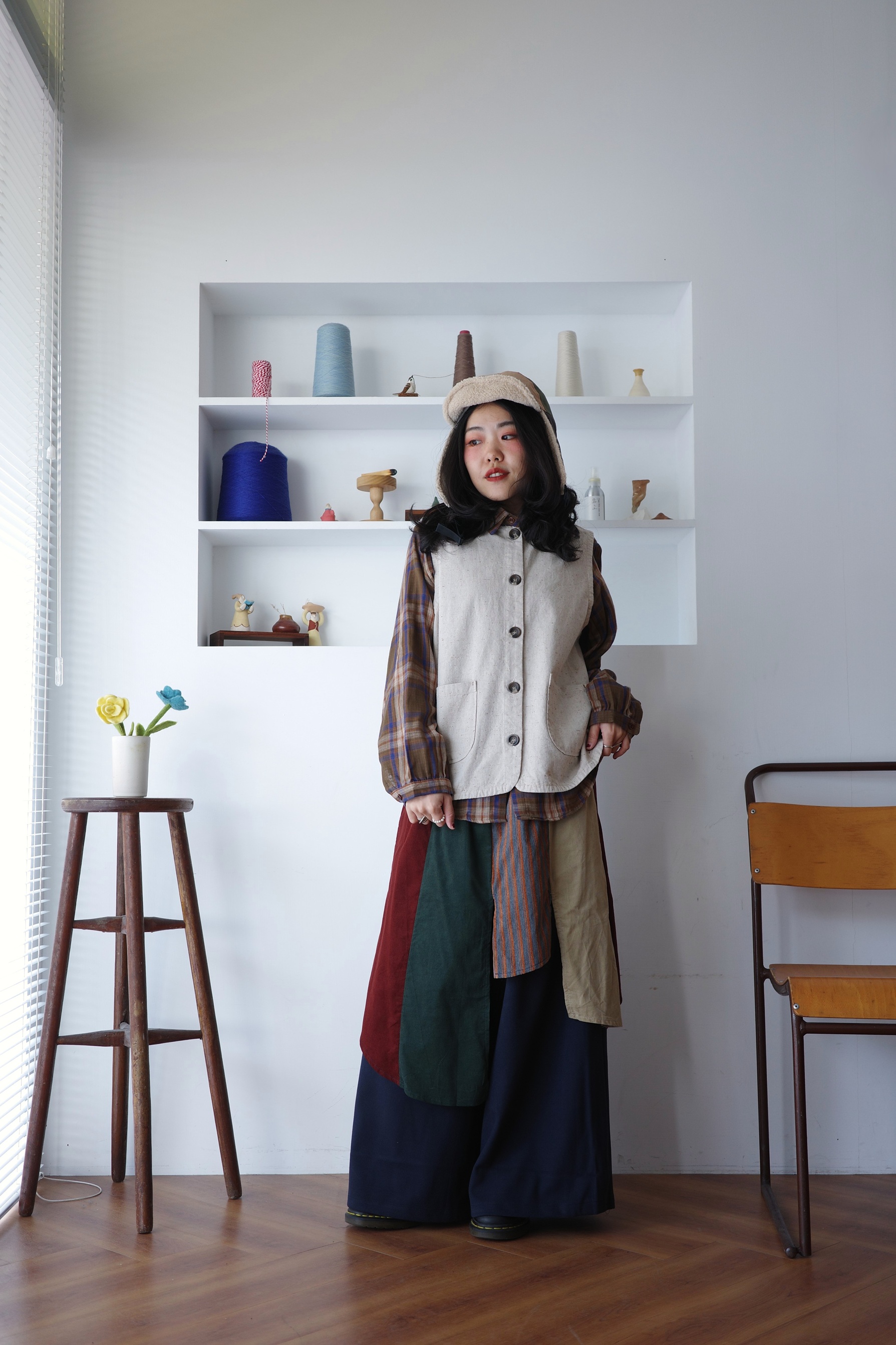 𓏭棒球領混織點圓弧下擺背心