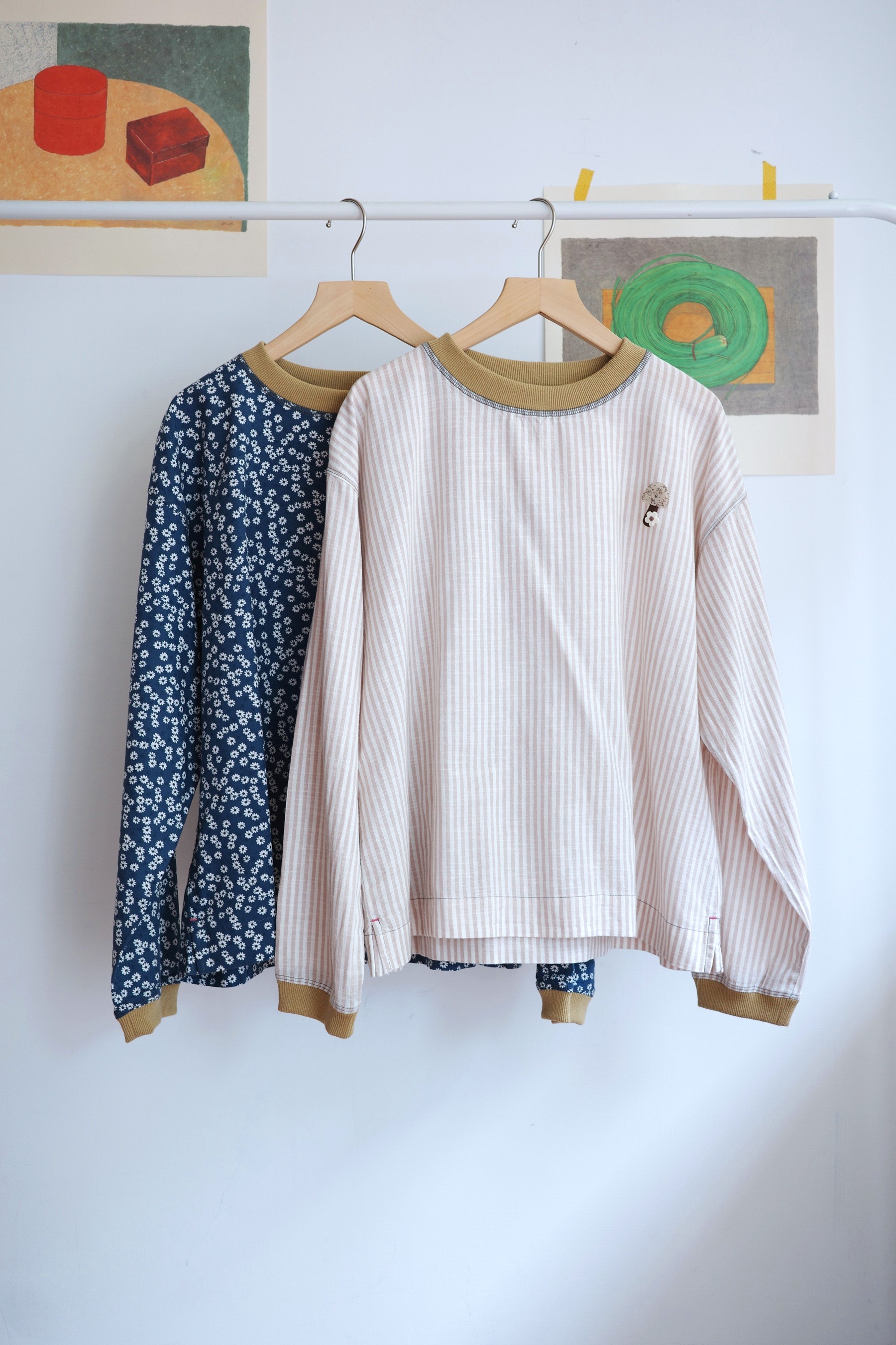 𓏭羅紋拼接小蘑菇別針上衣