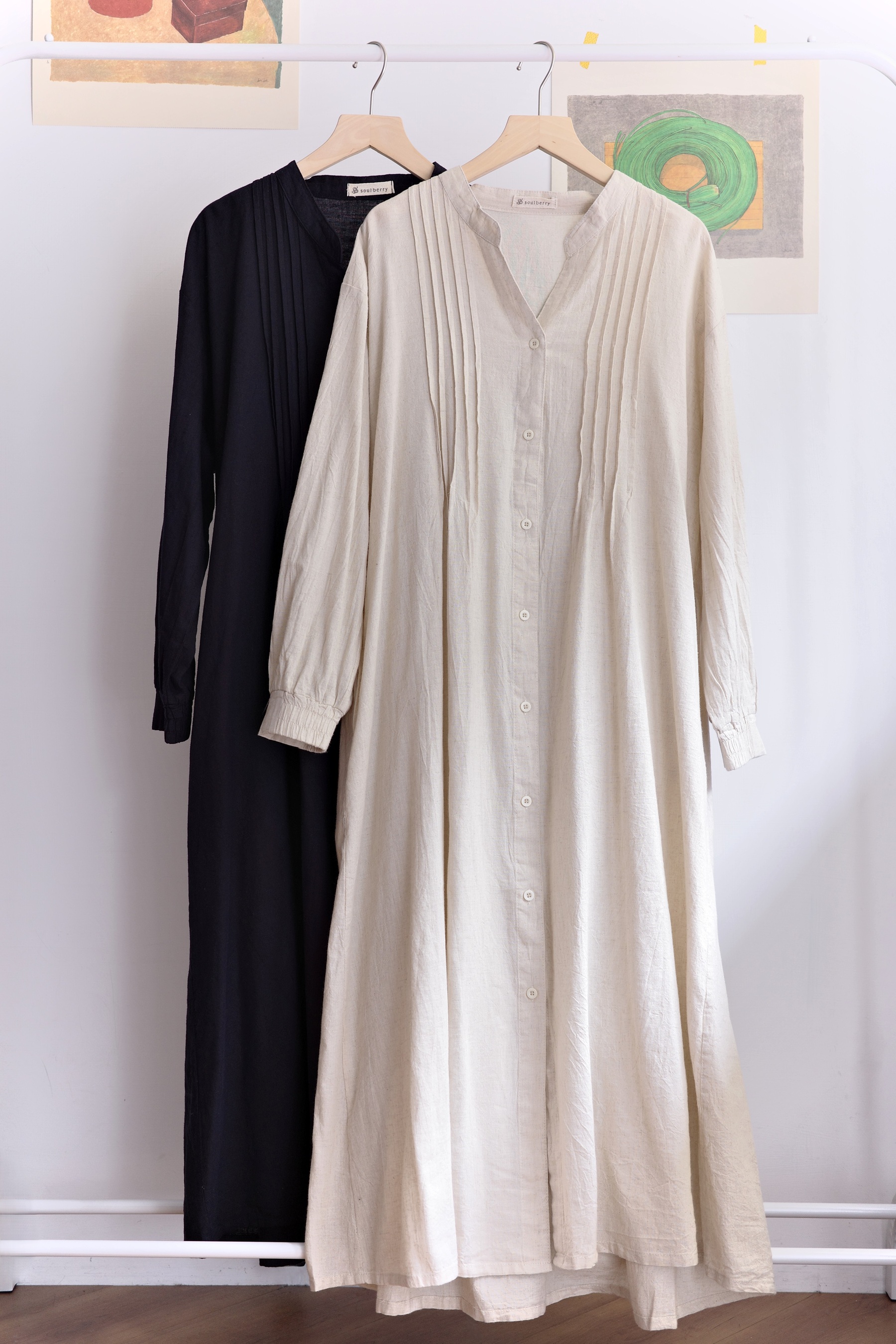 𓏭V字領壓摺開襟純色洋裝