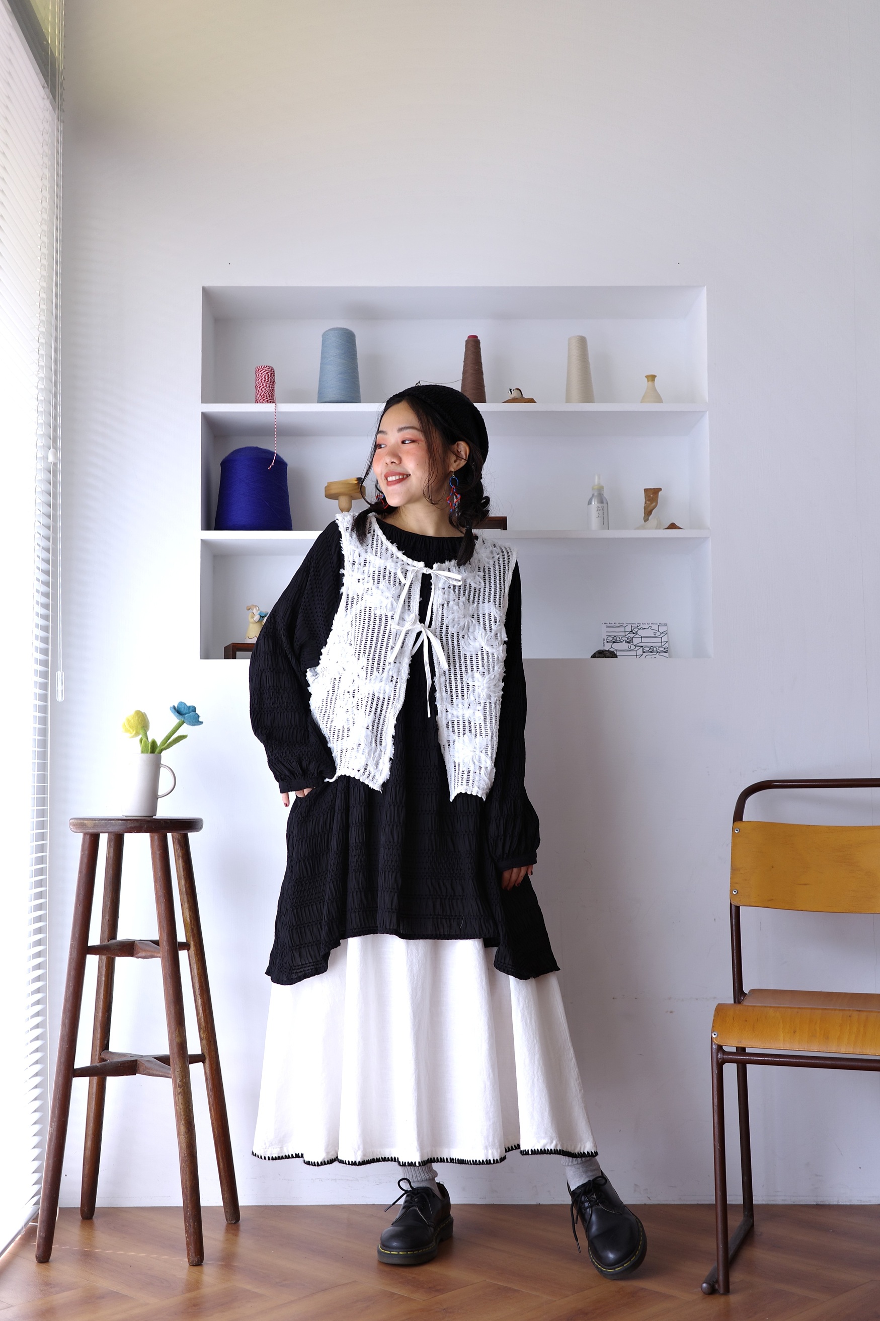 𓏭纏繞花朵洞洞繫帶背心