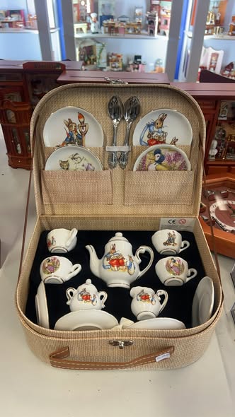 德國Reutter Porzellan-彼得兔迷你野餐茶具組1