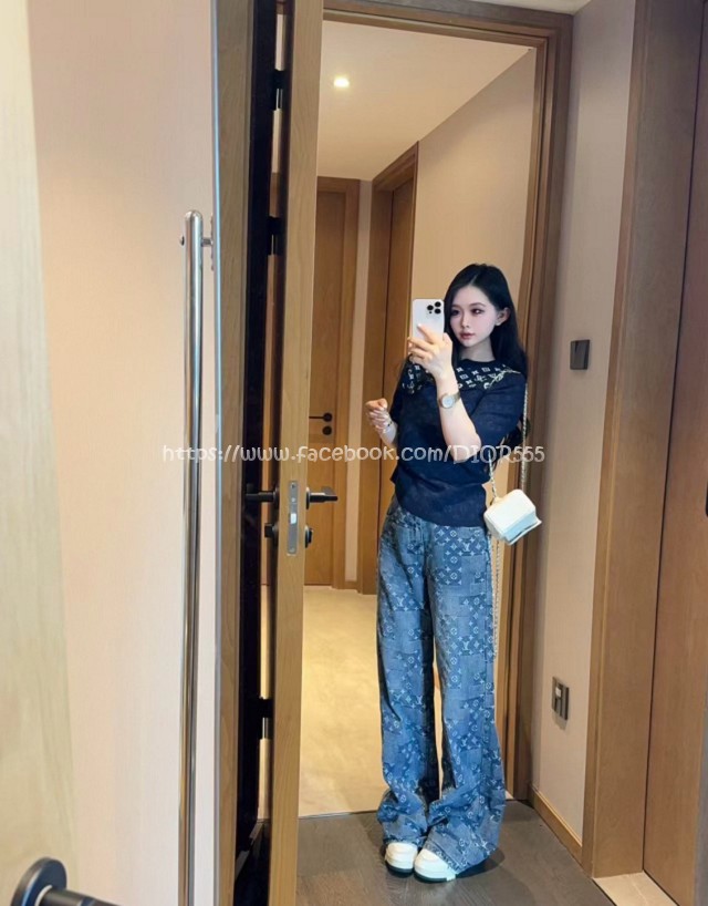 Lv 牛仔直筒褲(送皮帶) Lv 牛仔直筒褲(送皮帶)