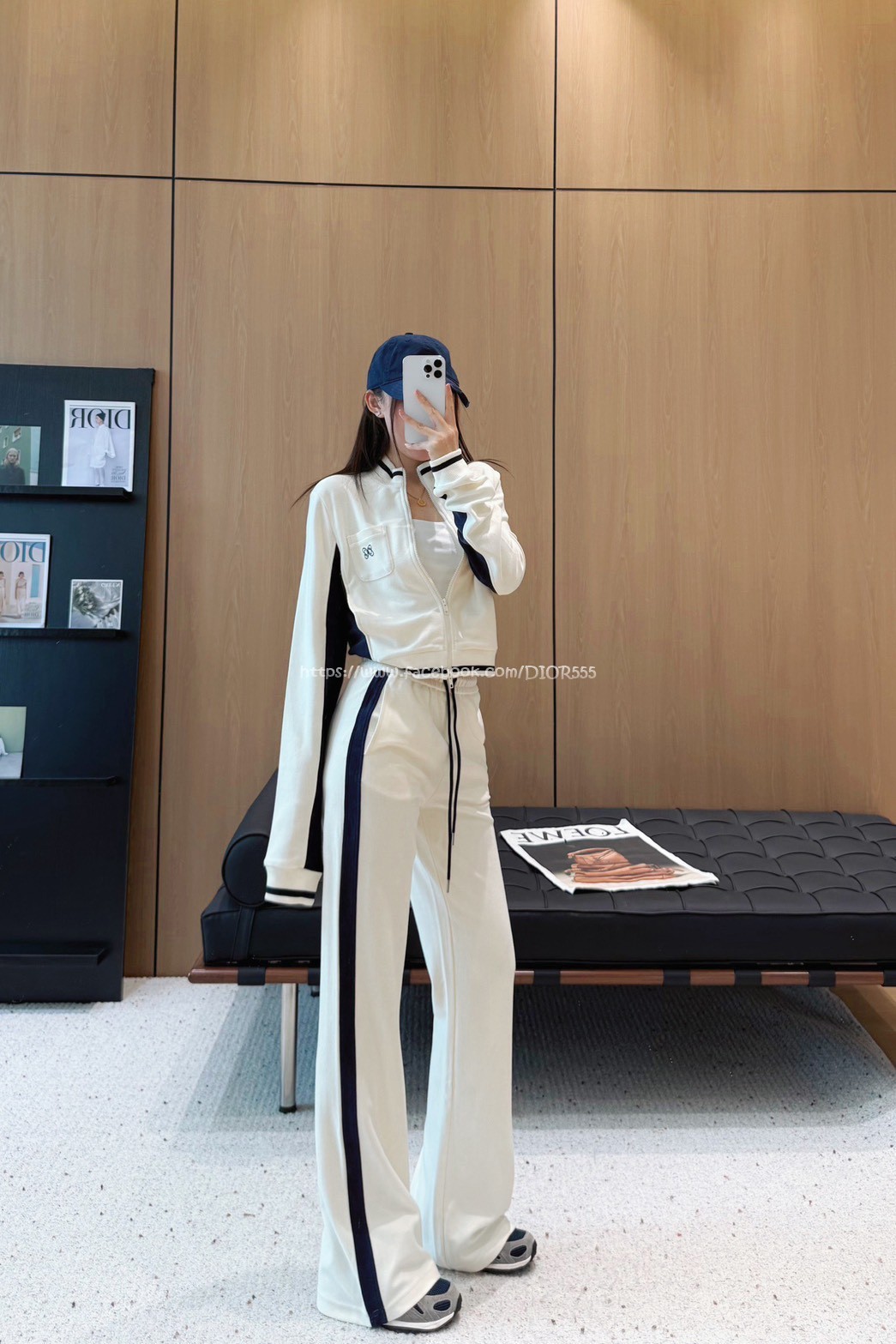 撞色拼接休閒套裝(外套 +休閒褲) 撞色拼接休閒套裝(外套 +休閒褲)