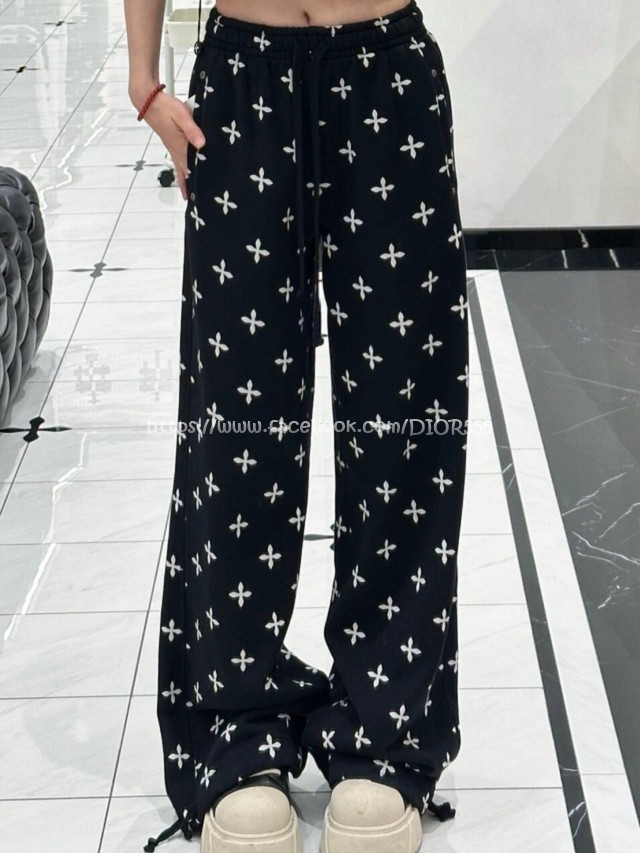 滿印十字架休閒褲 滿印十字架休閒褲