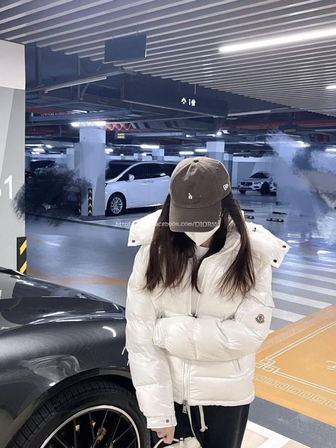 moncler亮面羽絨外套