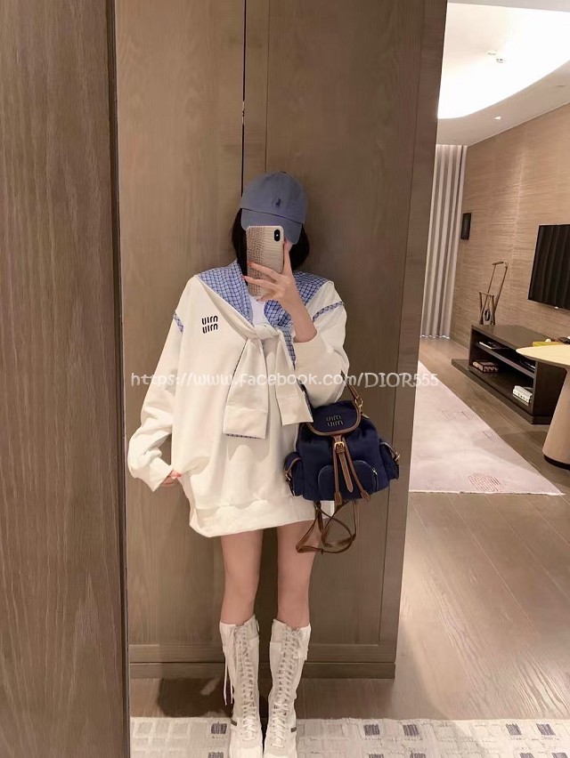 miu miu 學院風披肩套裝 miu miu 學院風披肩套裝