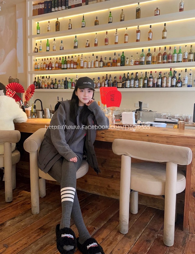 巴黎世家毛毛拖鞋3