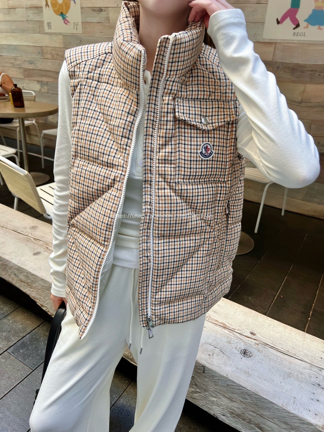 moncler 千鳥格立領羽絨背心 moncler 千鳥格立領羽絨背心