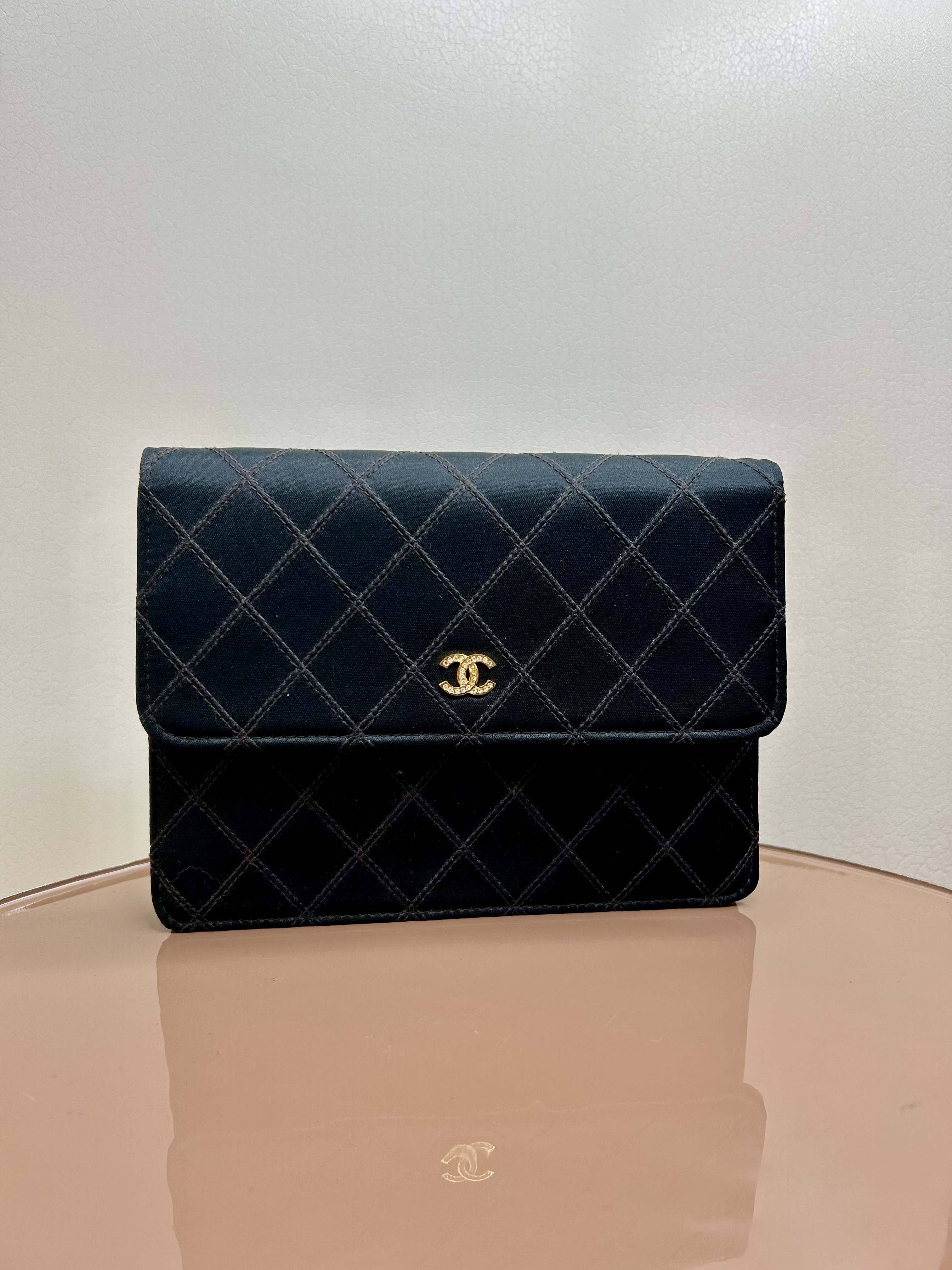 おまけ付き❤︎レア！CHANEL 大図鑑 Vol.1 今日特価】Chanel 香奈儿 黒色 ワンウェイクロスボックス