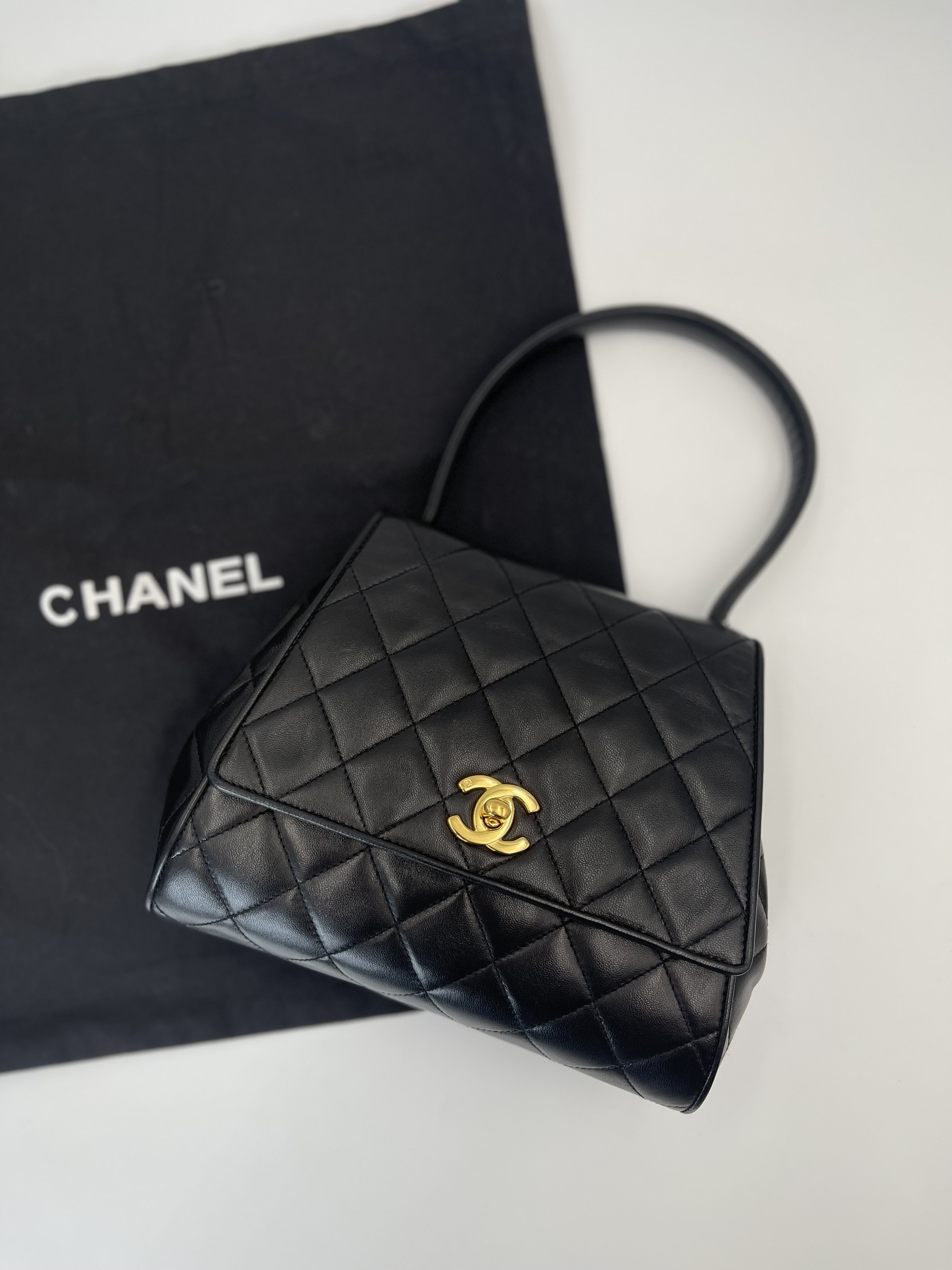 Chanel - Fashion vintage house Chanel - Fashion vintage house