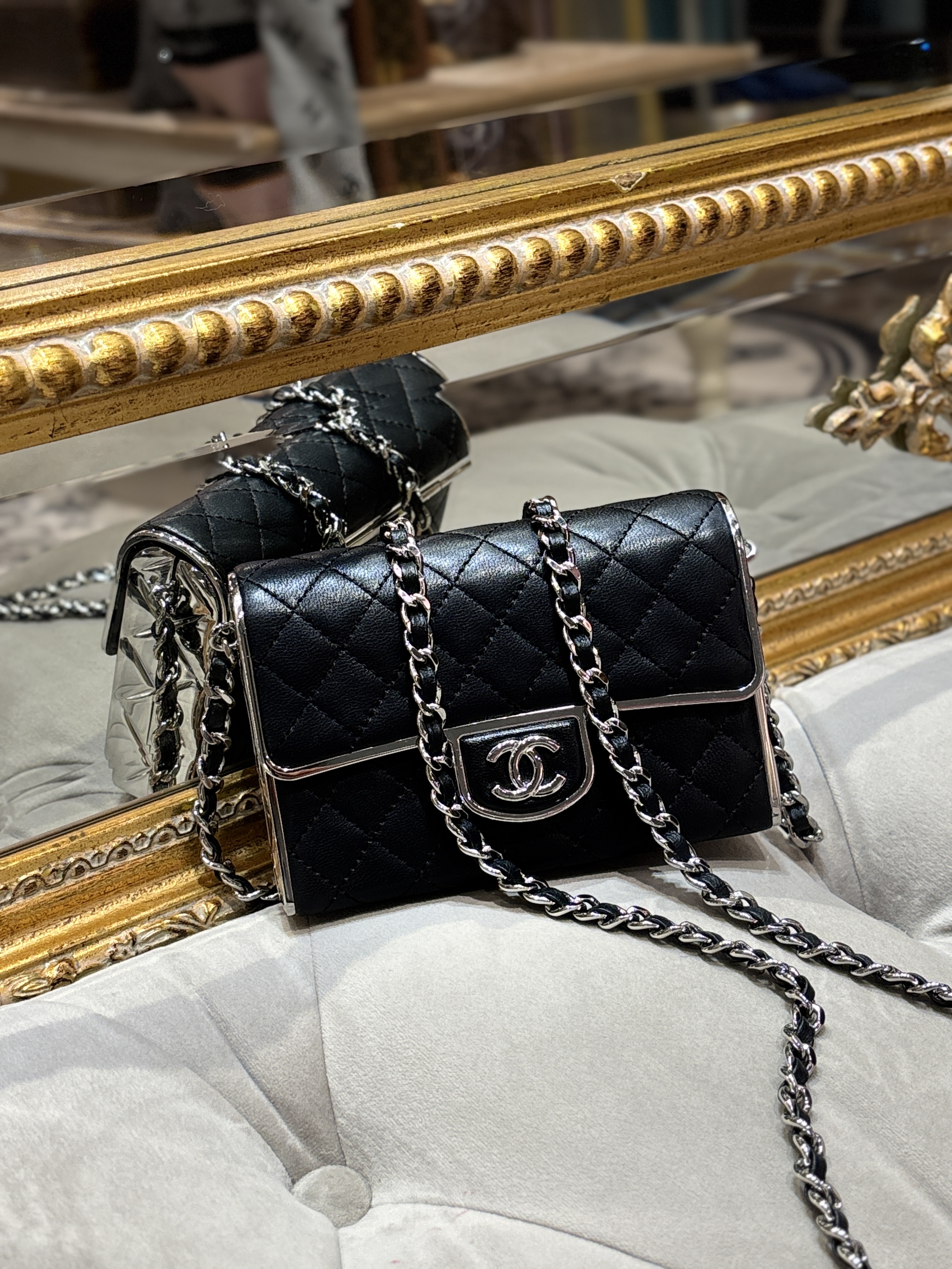 Chanel黑銀秀款晚宴包