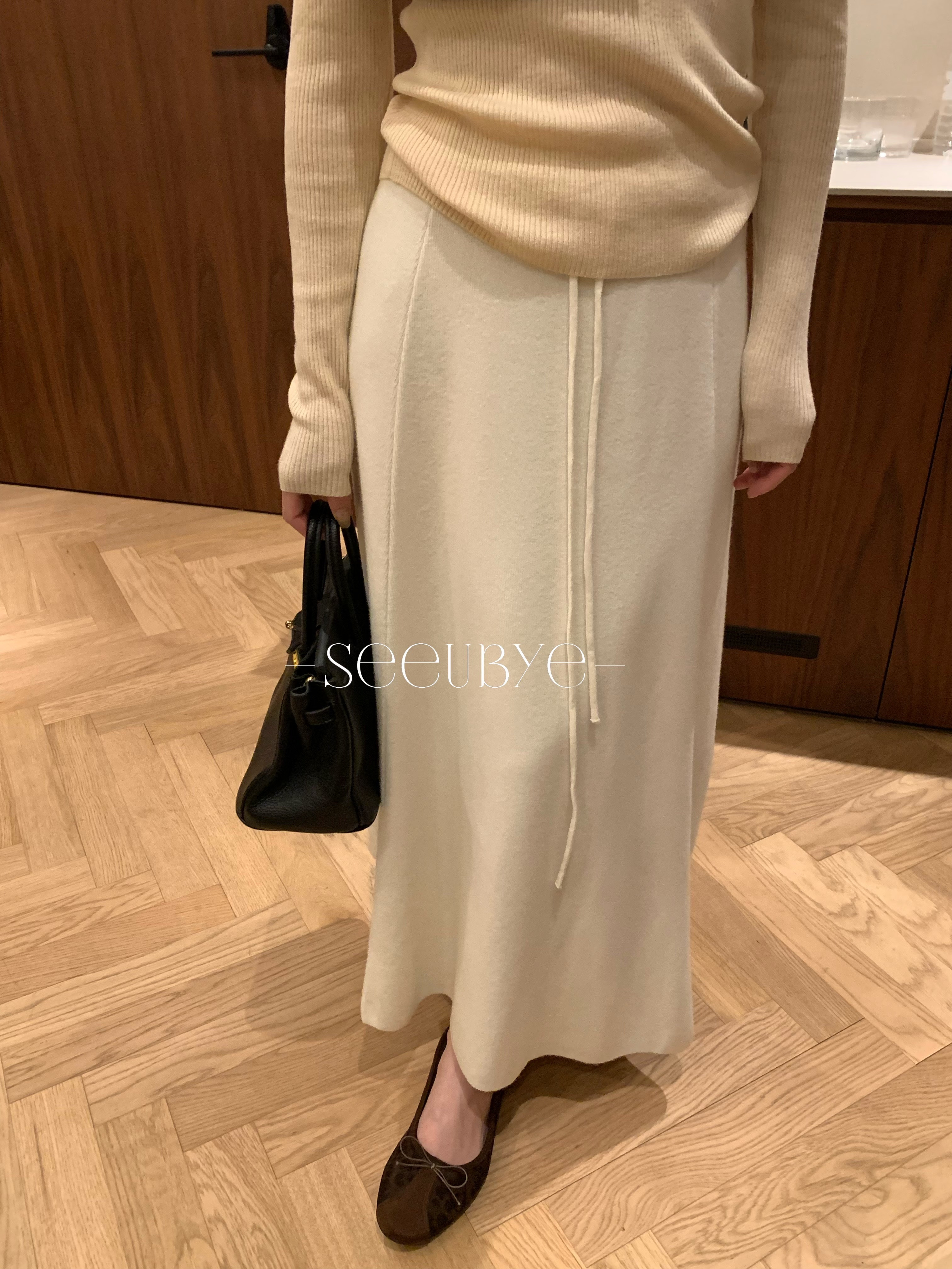 羊絨微傘狀半身裙