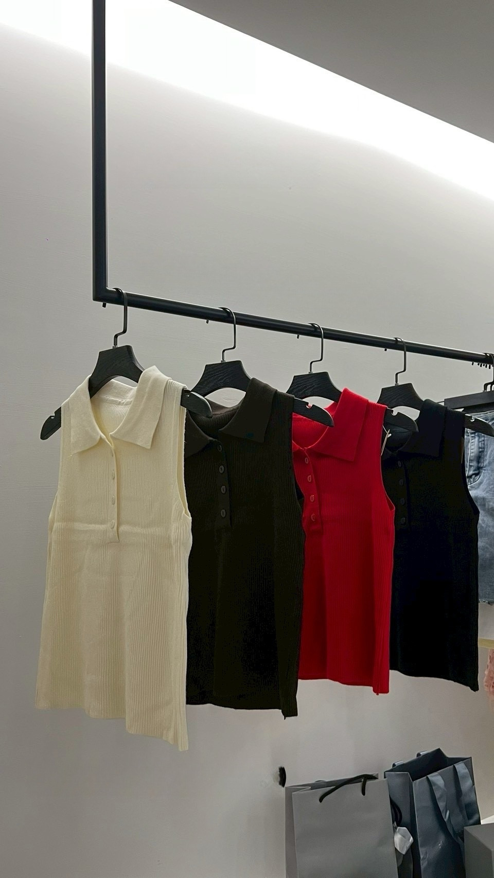 W2 有領親膚背心