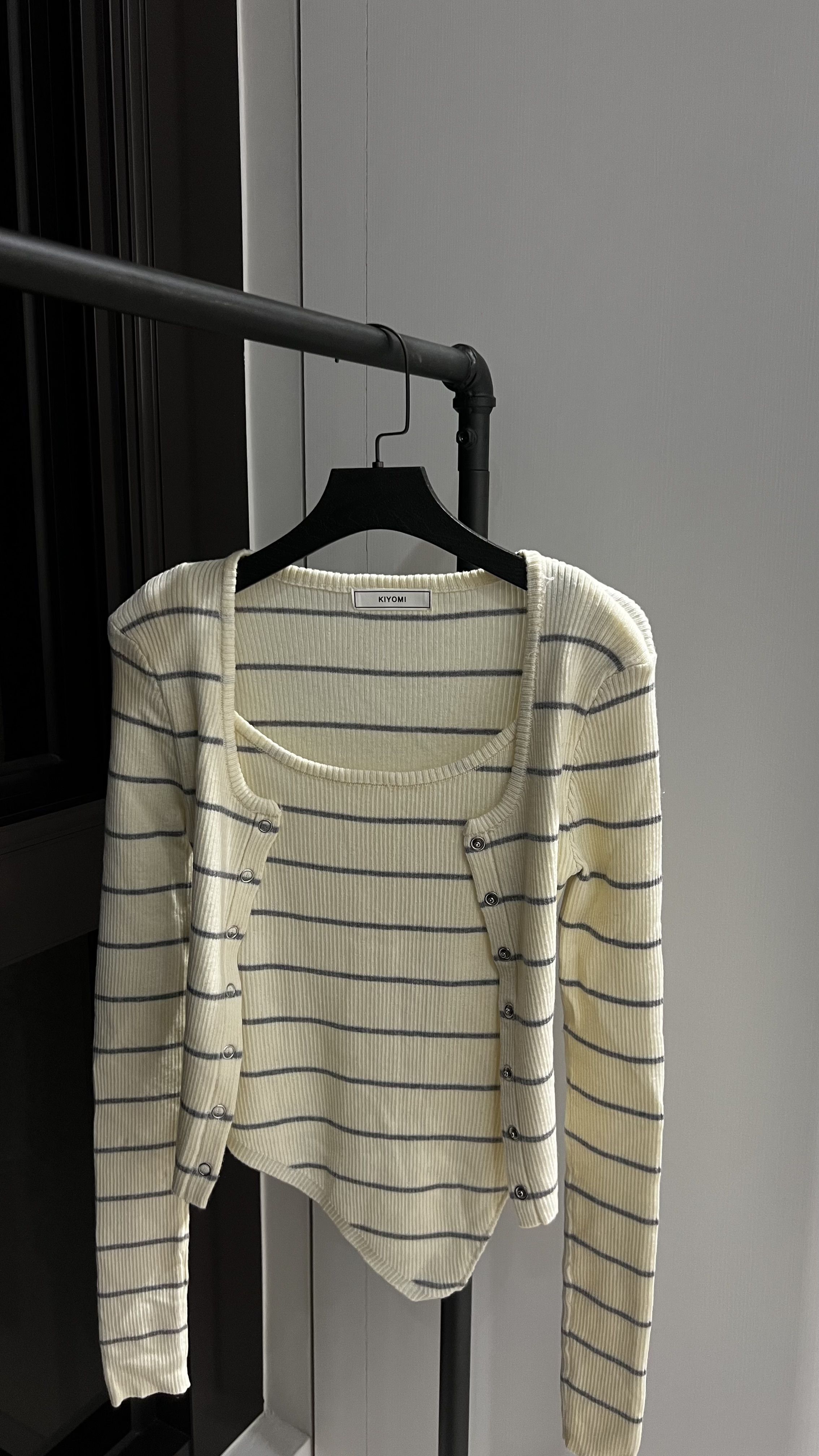 L132 條紋薄長袖