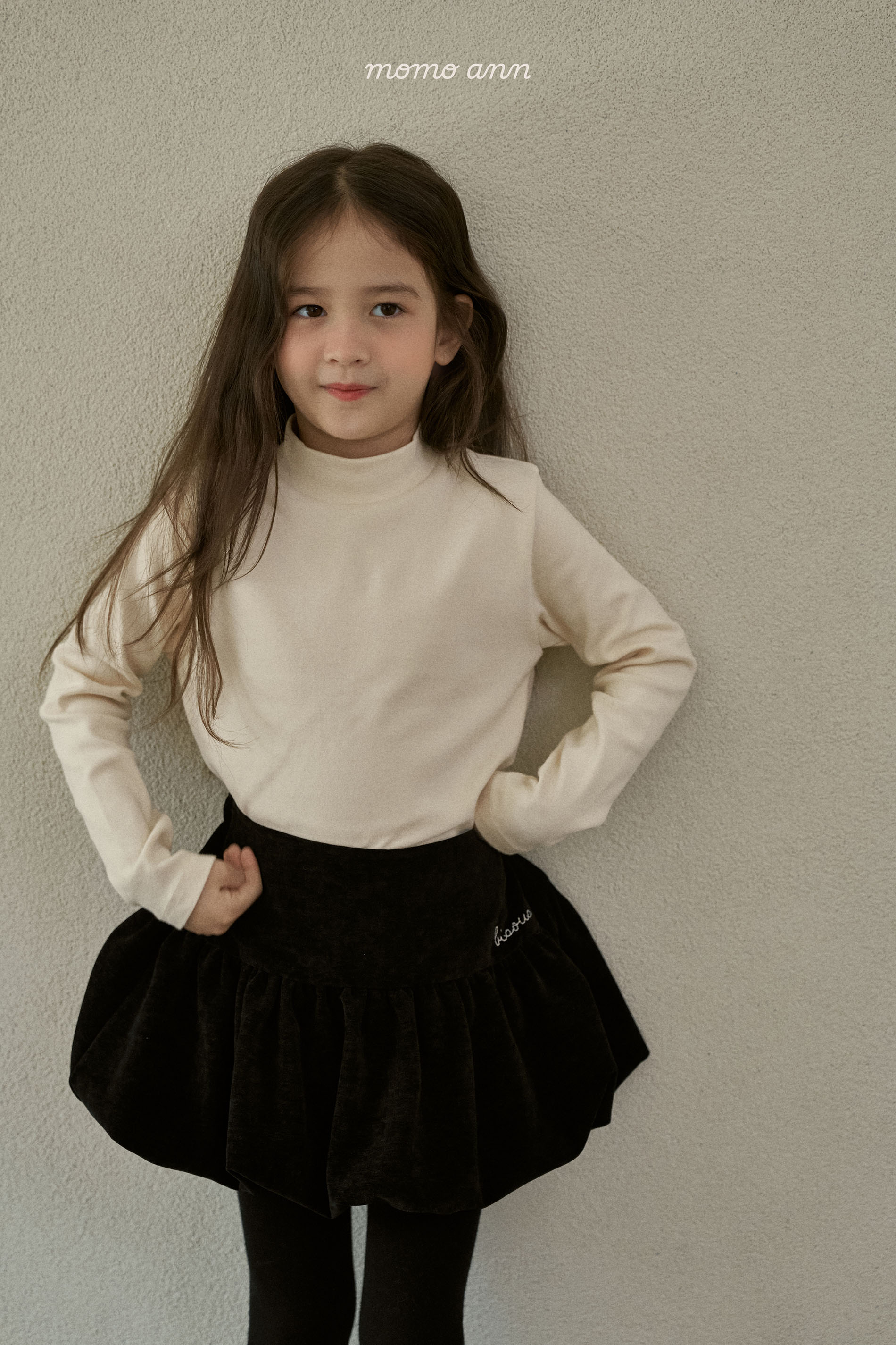 25418黑色英文泡泡裙