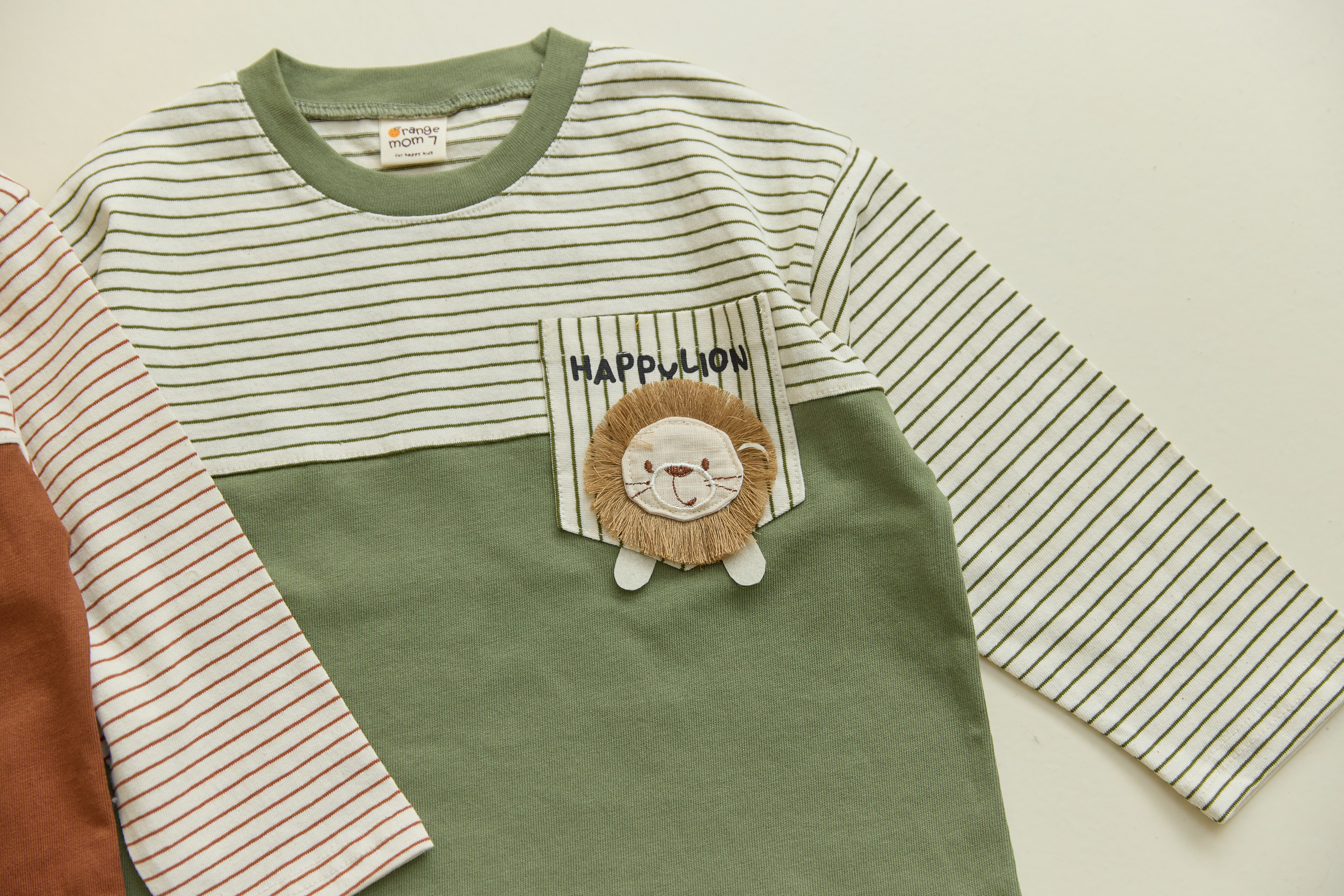 31641條紋獅子上衣(兩色)