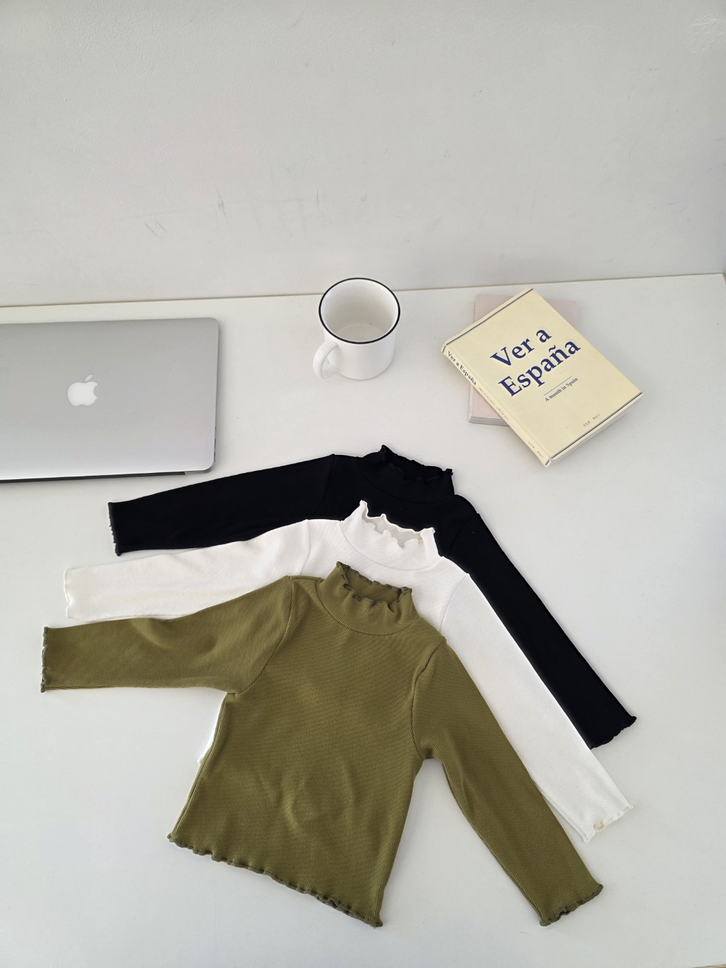 11206捲邊上衣(三色)