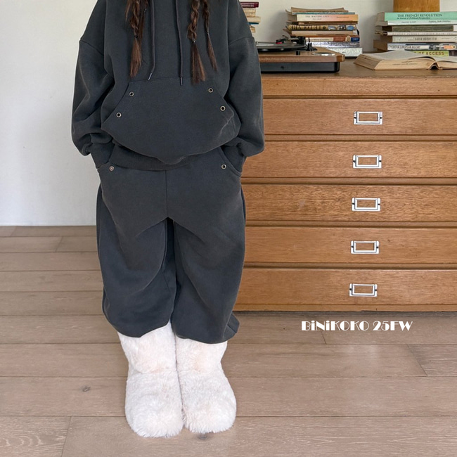 68909小鏤空休閒褲(兩色)