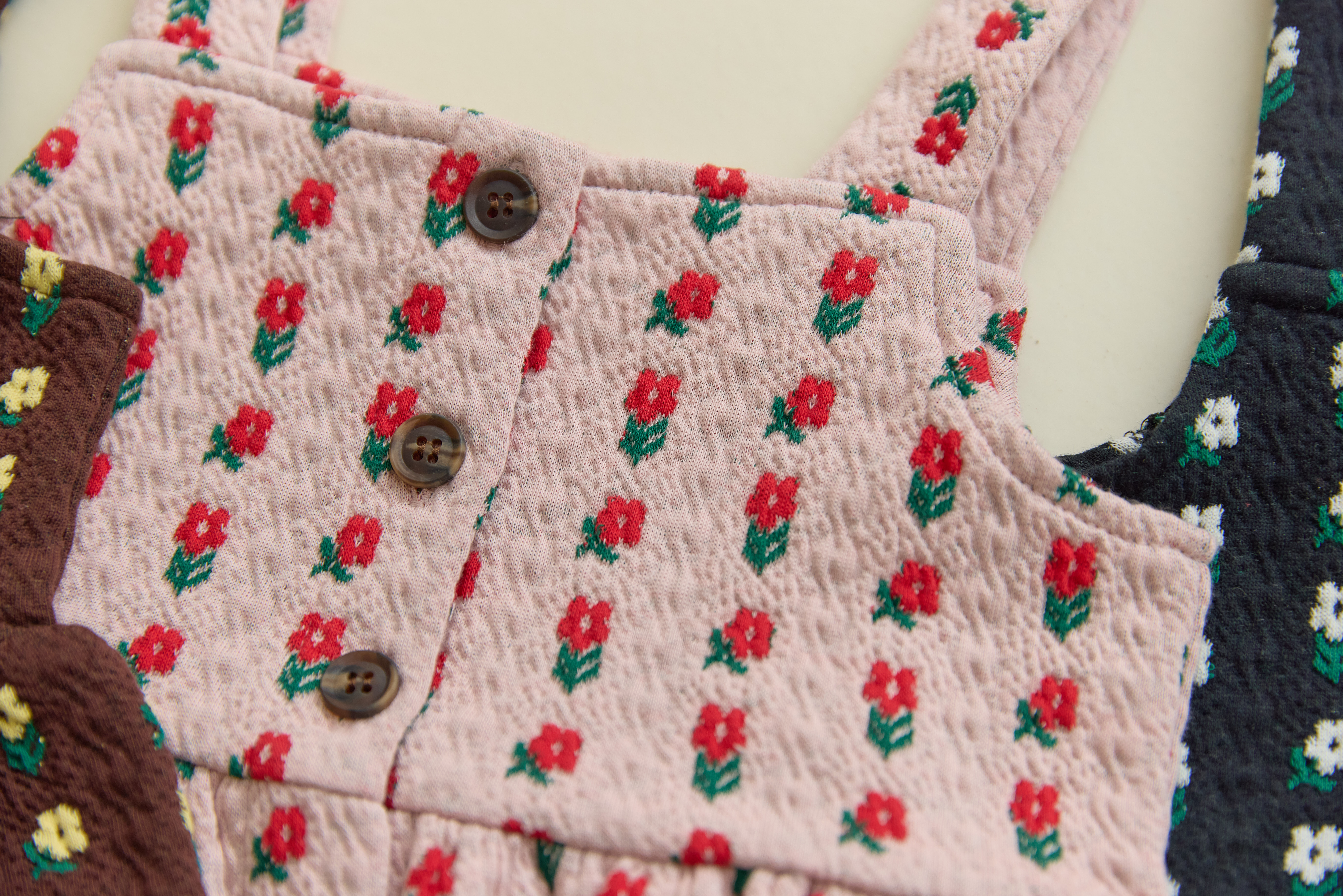 31607小花背心(三色)