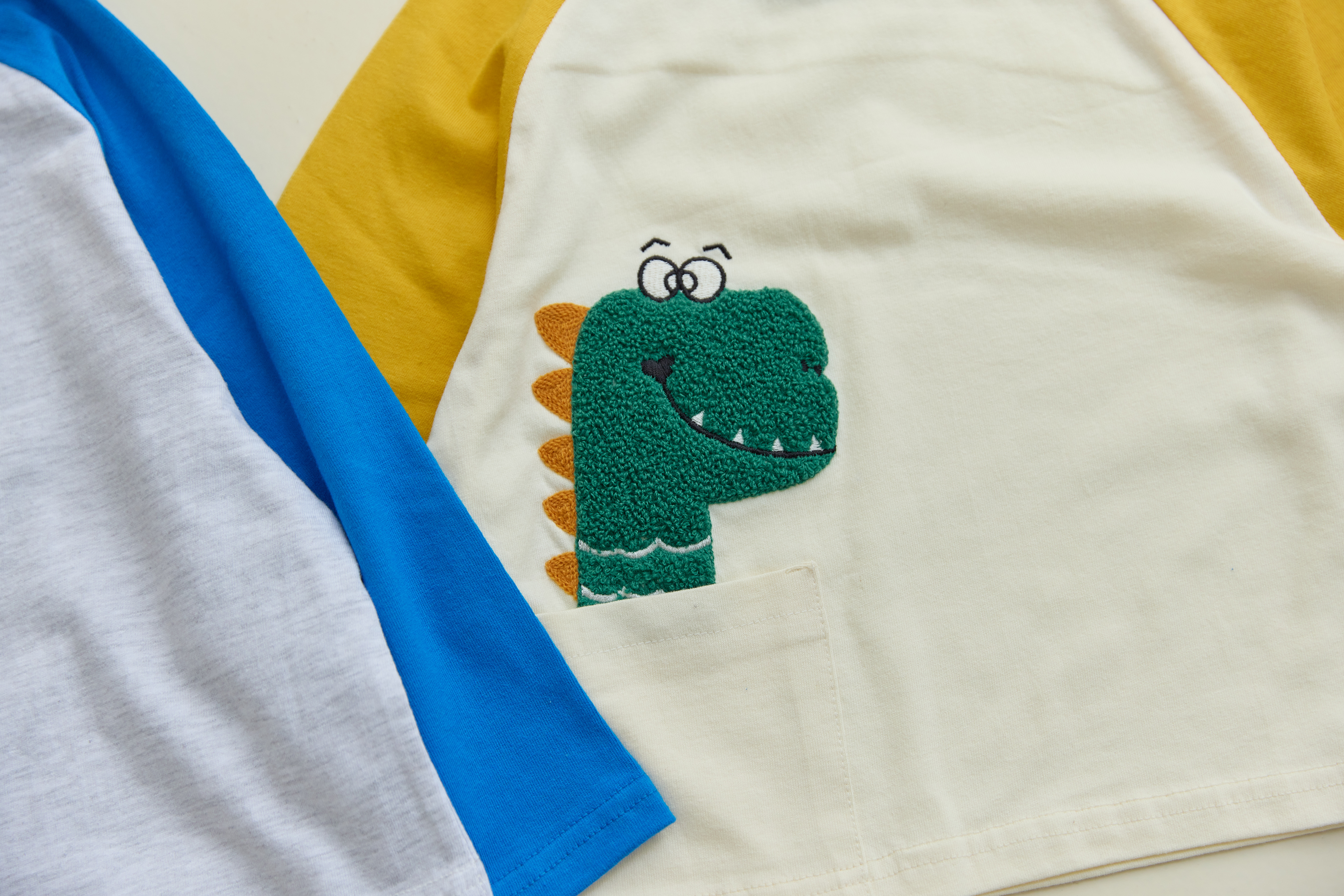 31643恐龍上衣(兩色)