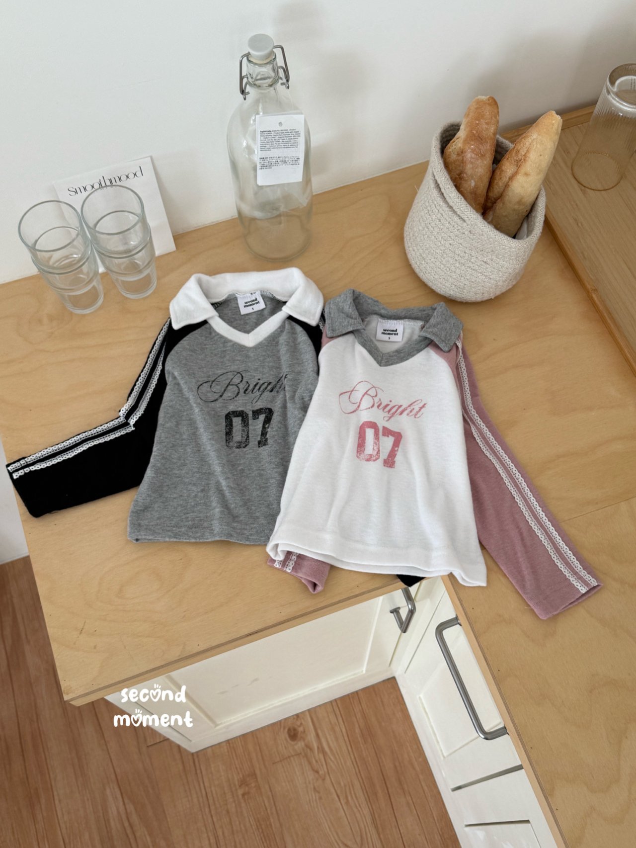 117708翻領數字上衣(兩色) 117708翻領數字上衣(兩色)