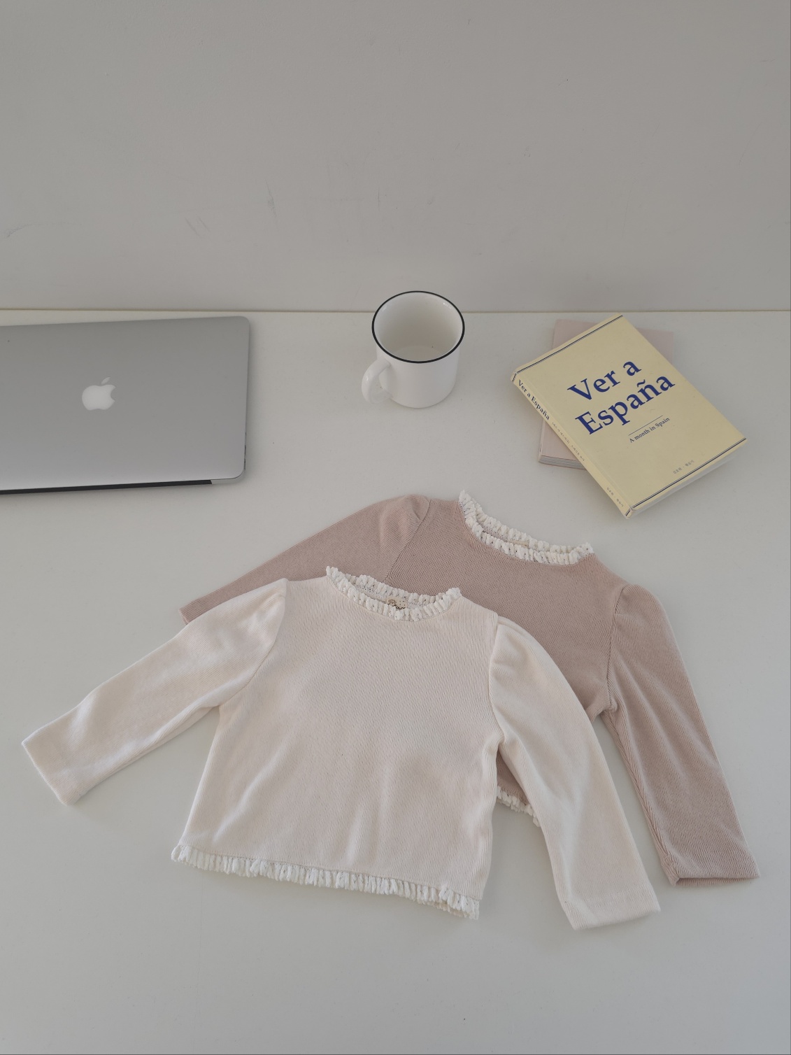 11219花邊上衣(兩色) 11219花邊上衣(兩色)