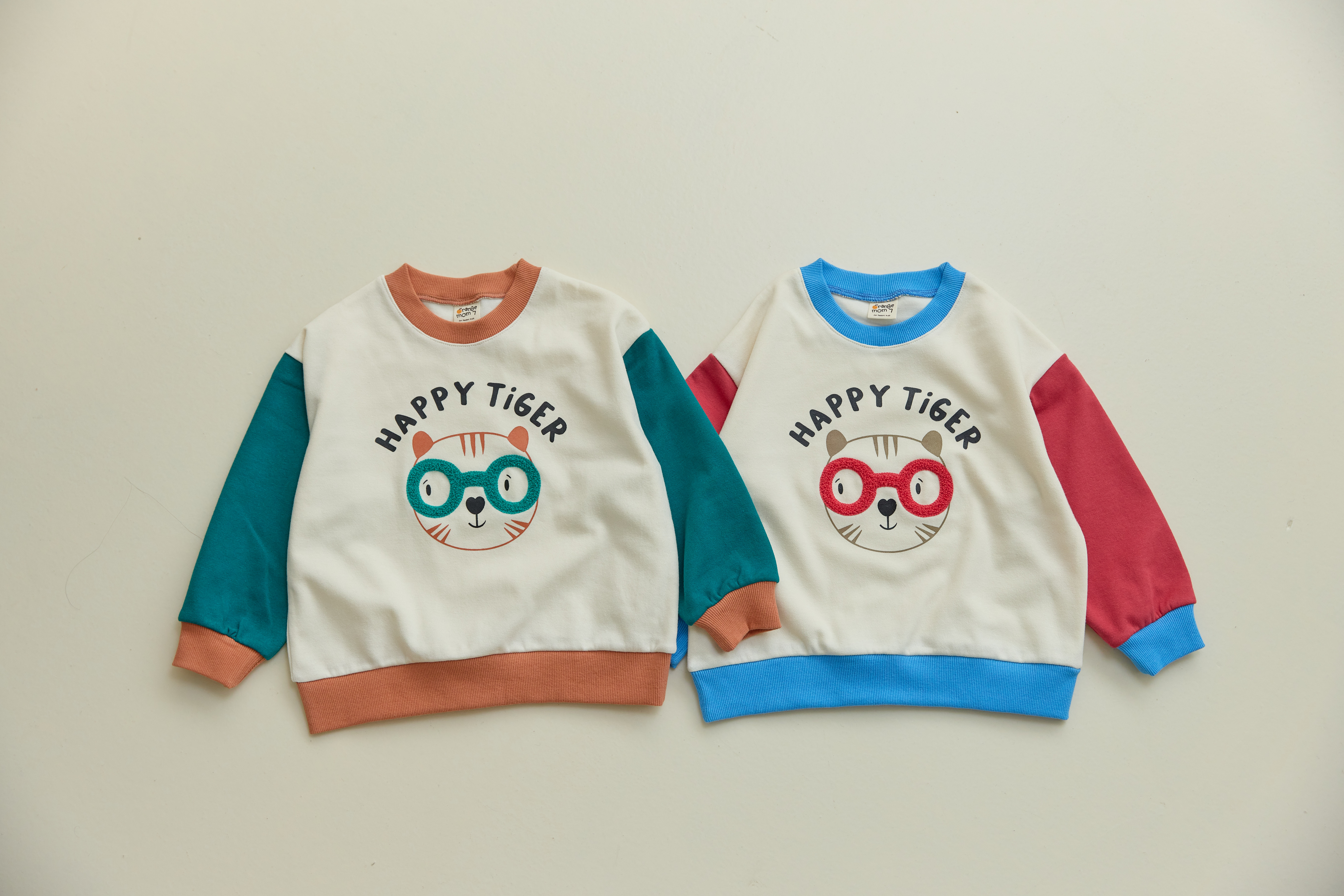 31635眼鏡貓咪上衣(兩色)