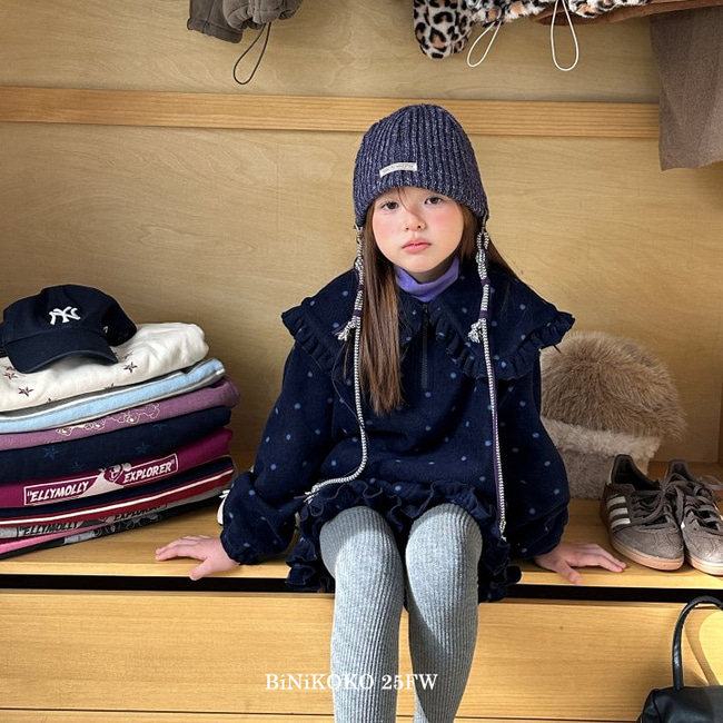 92566花邊翻領點點上衣(兩色) 92566花邊翻領點點上衣(兩色)