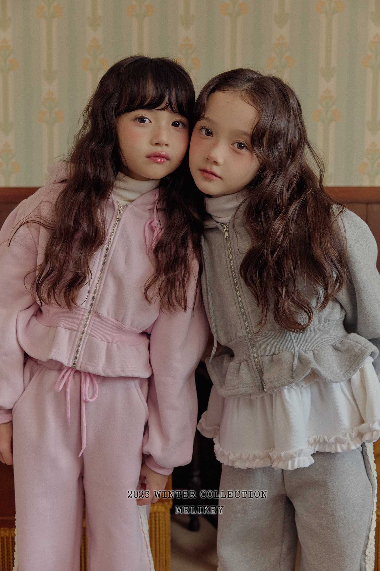 95628造型連帽外套(兩色) 95628造型連帽外套(兩色)