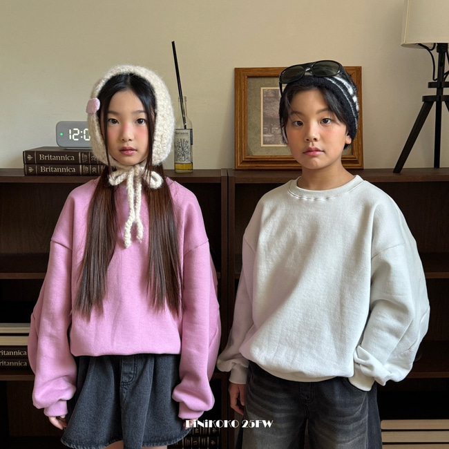 68918背後造型上衣(兩色)